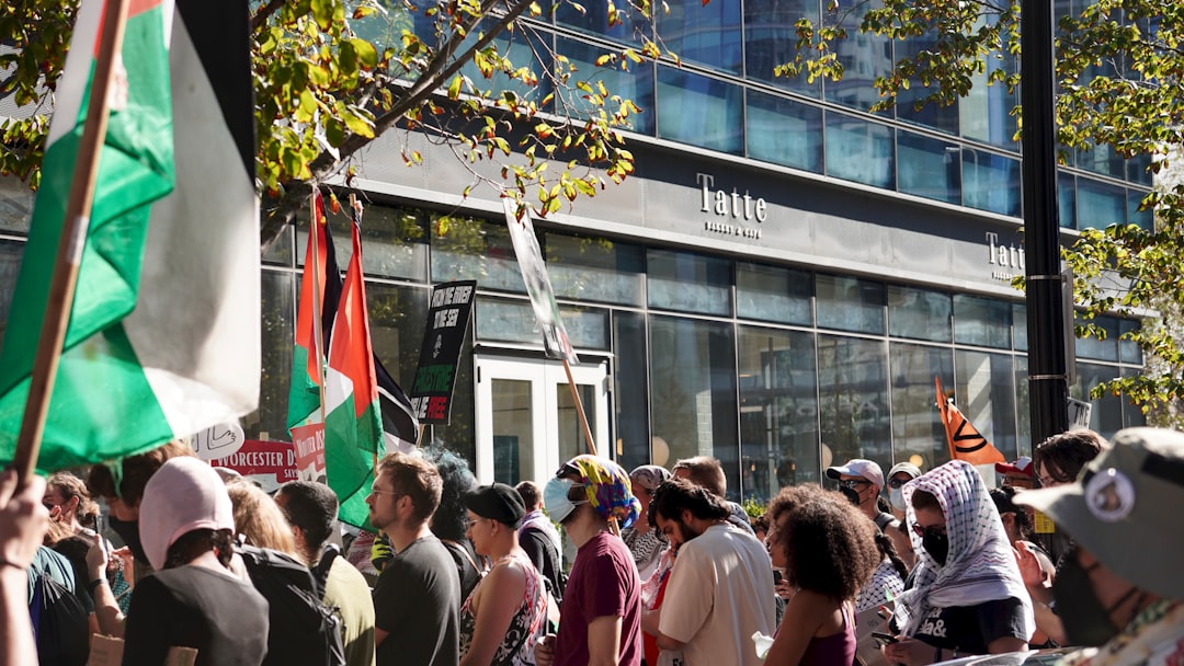 רוני זיטון - על החשיבות עזרה הדדית ומעורבות חברתית במיוחד בתקופה הזו בישראל